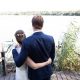 Bruidspaar aan de Vennen in Oisterwijk - bruiloft Chiel en Loret - weddingplanner